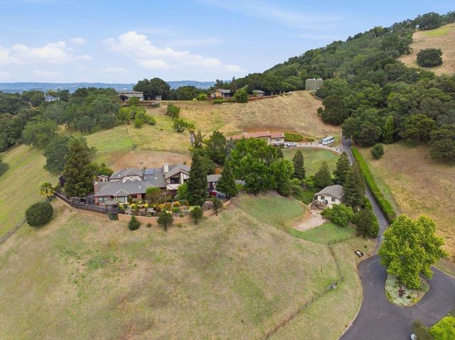 17975 Deer Run Court, Morgan Hill, CA 95037