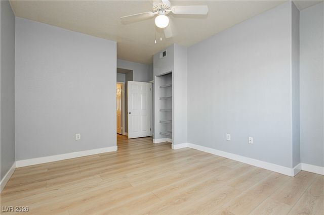 3318 DECATUR Boulevard 1082, Las Vegas, NV 89032