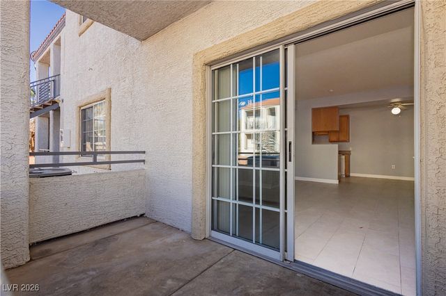 3318 DECATUR Boulevard 1082, Las Vegas, NV 89032