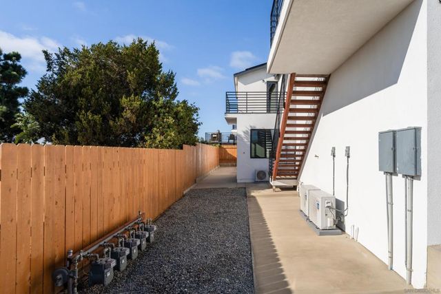 6728 Thomson Ct, San Diego, CA 92111