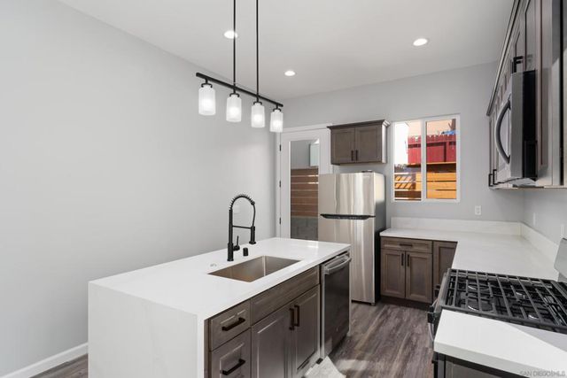 6728 Thomson Ct, San Diego, CA 92111