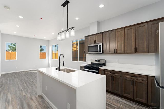 6728 Thomson Ct, San Diego, CA 92111