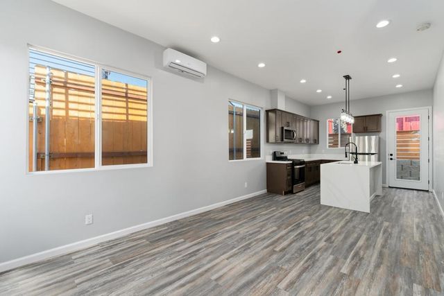 6728 Thomson Ct, San Diego, CA 92111