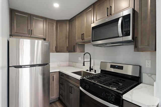 6728 Thomson Ct, San Diego, CA 92111