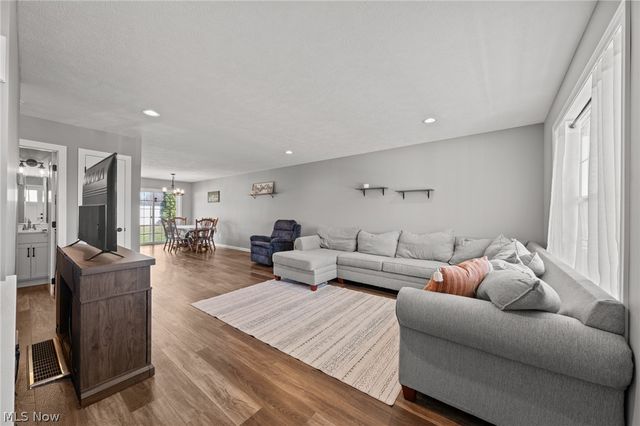 864 Liberty Court SW, Massillon, OH 44647