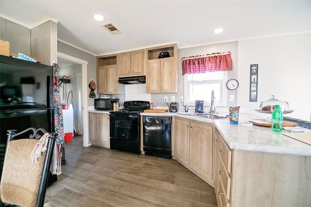 176 Graydon Road, Whitesboro, TX 76273