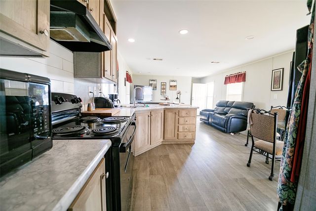 176 Graydon Road, Whitesboro, TX 76273