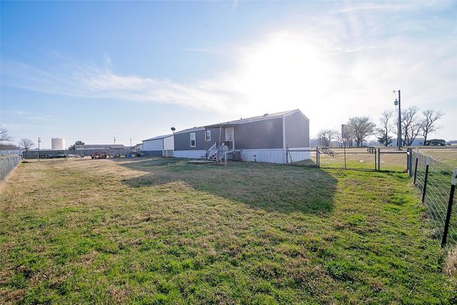 176 Graydon Road, Whitesboro, TX 76273