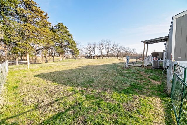 176 Graydon Road, Whitesboro, TX 76273