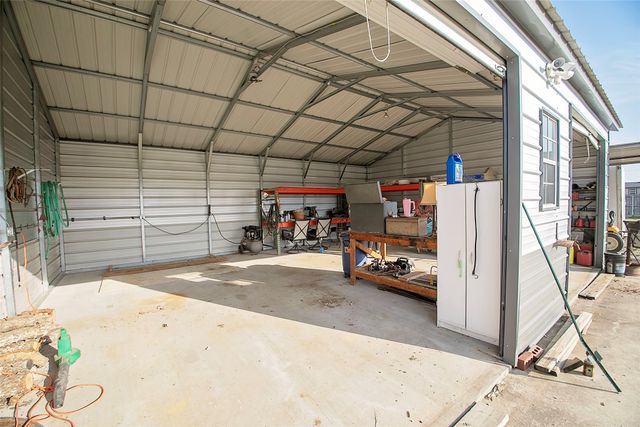 176 Graydon Road, Whitesboro, TX 76273