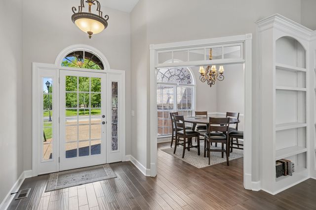 425 Caledonian Ct, Nashville, TN 37211