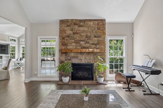 425 Caledonian Ct, Nashville, TN 37211