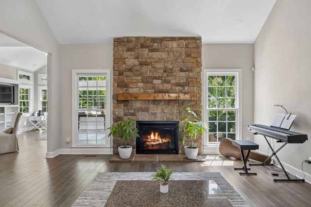 425 Caledonian Ct, Nashville, TN 37211