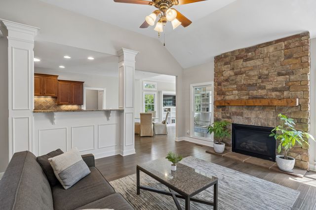 425 Caledonian Ct, Nashville, TN 37211