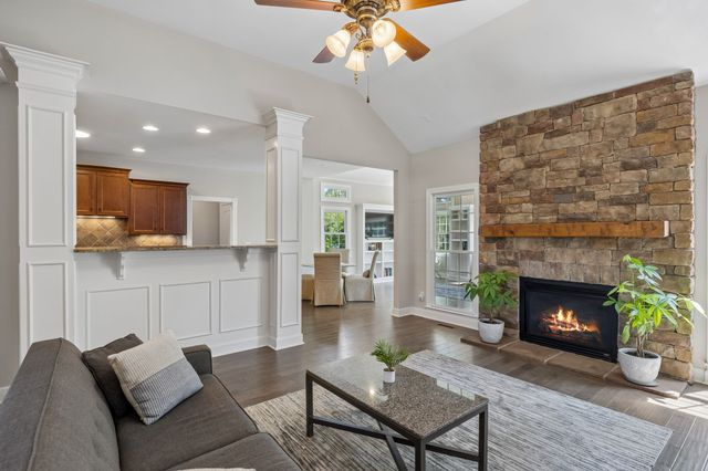 425 Caledonian Ct, Nashville, TN 37211