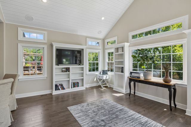 425 Caledonian Ct, Nashville, TN 37211