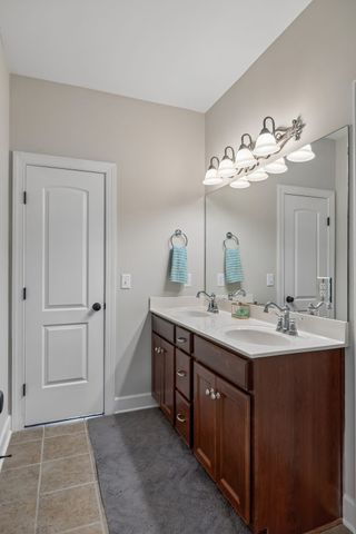 425 Caledonian Ct, Nashville, TN 37211