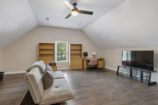 425 Caledonian Ct, Nashville, TN 37211