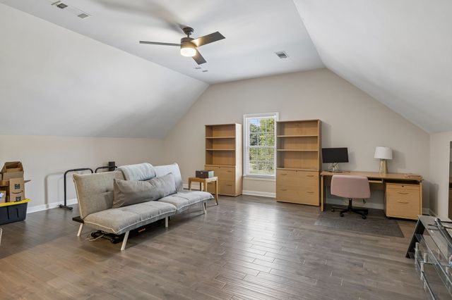 425 Caledonian Ct, Nashville, TN 37211