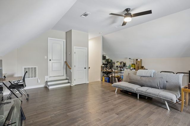 425 Caledonian Ct, Nashville, TN 37211