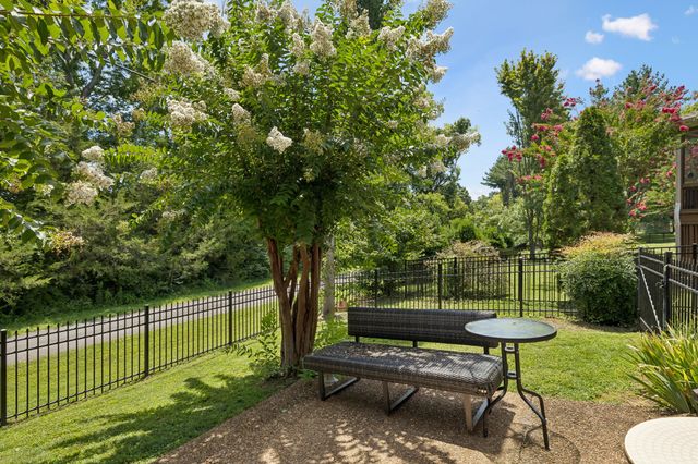 425 Caledonian Ct, Nashville, TN 37211
