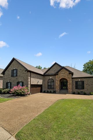 425 Caledonian Ct, Nashville, TN 37211