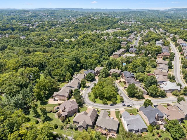425 Caledonian Ct, Nashville, TN 37211