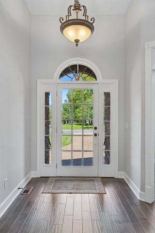 425 Caledonian Ct, Nashville, TN 37211