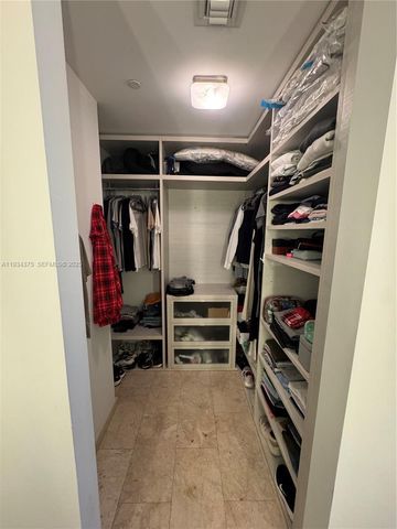 88 SW 7th St 805, Miami, FL 33130