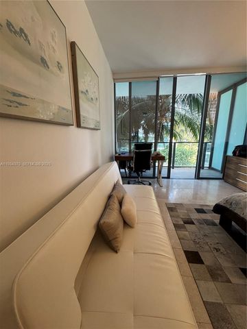 88 SW 7th St 805, Miami, FL 33130