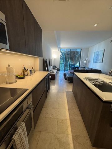 88 SW 7th St 805, Miami, FL 33130