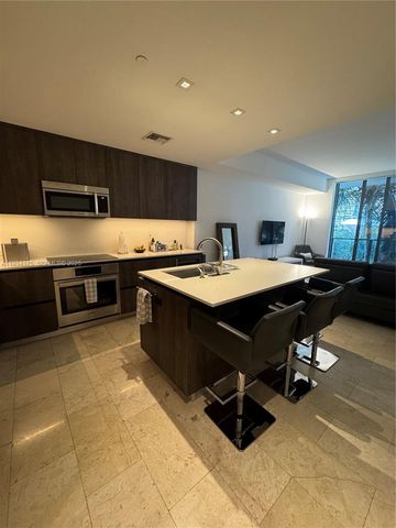 88 SW 7th St 805, Miami, FL 33130