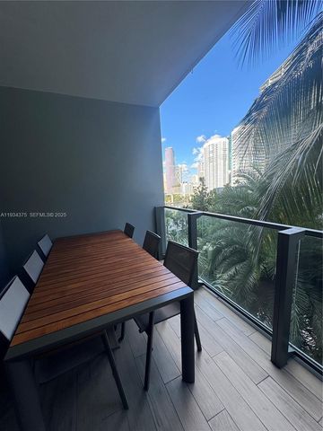 88 SW 7th St 805, Miami, FL 33130