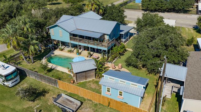 509 Monroe Avenue, Port O Connor, TX 77982