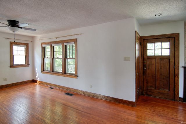 1916 Crescent Avenue, Fort Wayne, IN 46805