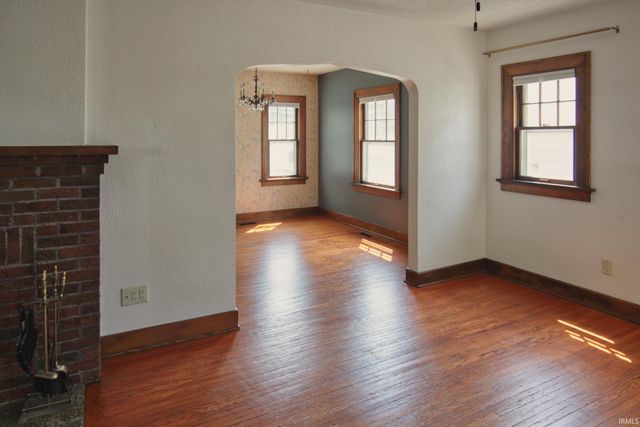 1916 Crescent Avenue, Fort Wayne, IN 46805