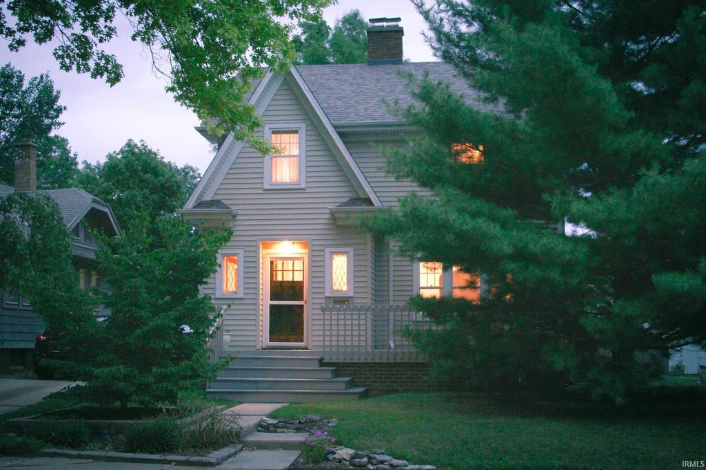 1916 Crescent Avenue, Fort Wayne, IN 46805