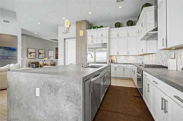 6014 Willow Ridge Court, Las Vegas, NV 89135