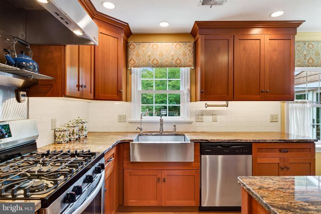 105 LAKEVIEW DR, Coatesville, PA 19320