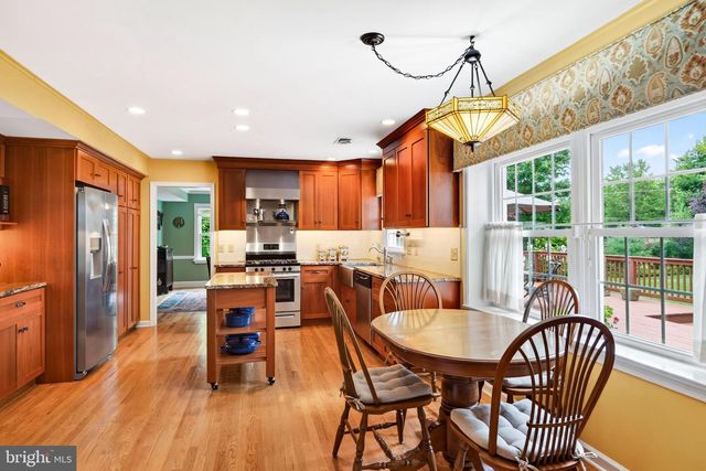 105 LAKEVIEW DR, Coatesville, PA 19320