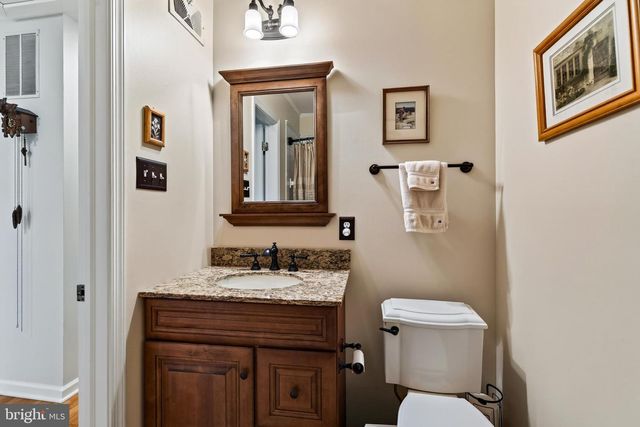 105 LAKEVIEW DR, Coatesville, PA 19320