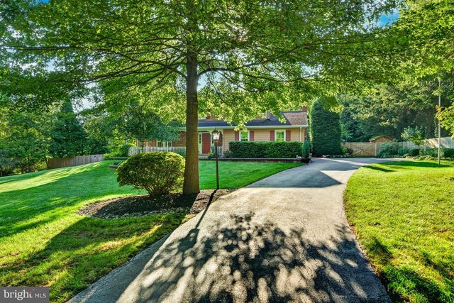 105 LAKEVIEW DR, Coatesville, PA 19320