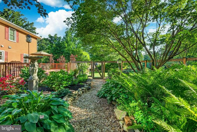 105 LAKEVIEW DR, Coatesville, PA 19320