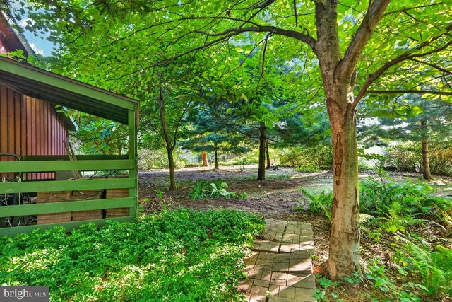 105 LAKEVIEW DR, Coatesville, PA 19320