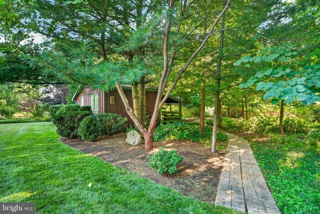 105 LAKEVIEW DR, Coatesville, PA 19320