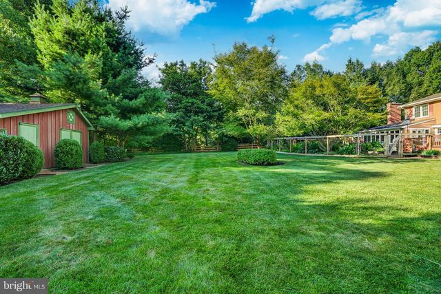 105 LAKEVIEW DR, Coatesville, PA 19320