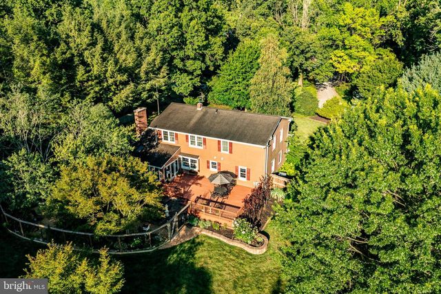 105 LAKEVIEW DR, Coatesville, PA 19320