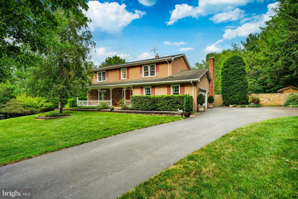 105 LAKEVIEW DR, Coatesville, PA 19320