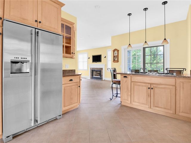 75 Wood Street, Bristol, RI 02809