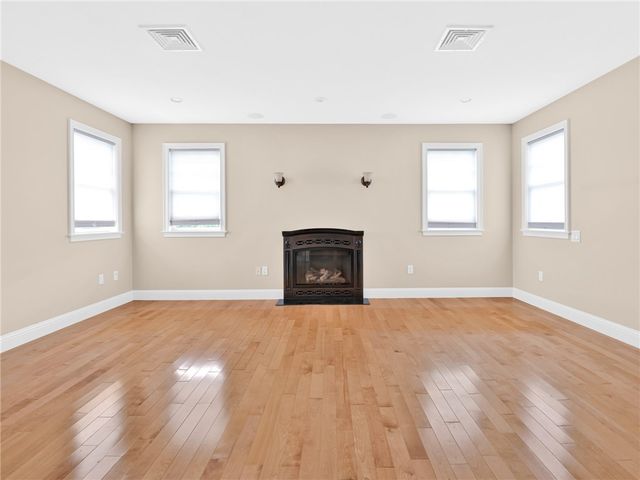 75 Wood Street, Bristol, RI 02809